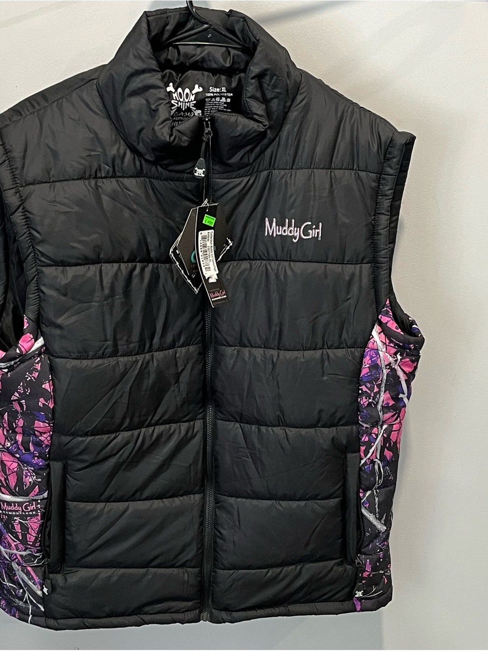 Black Quilted Puffer Vest xl with Pink Camo Accents & hat - Picture 1 of 14